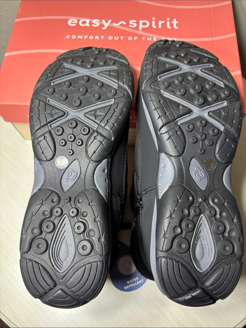 Easy Spirit Eagan2 Black Cozy Cold Weather Walking Booties Women's Size 9.5M NIB